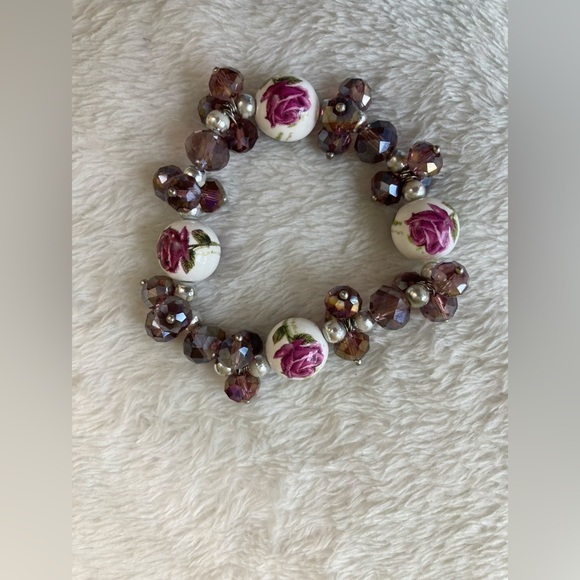 Rose Glass Beads and Crystal‎ Beads Stretch Bracelet - Picture 2 of 7